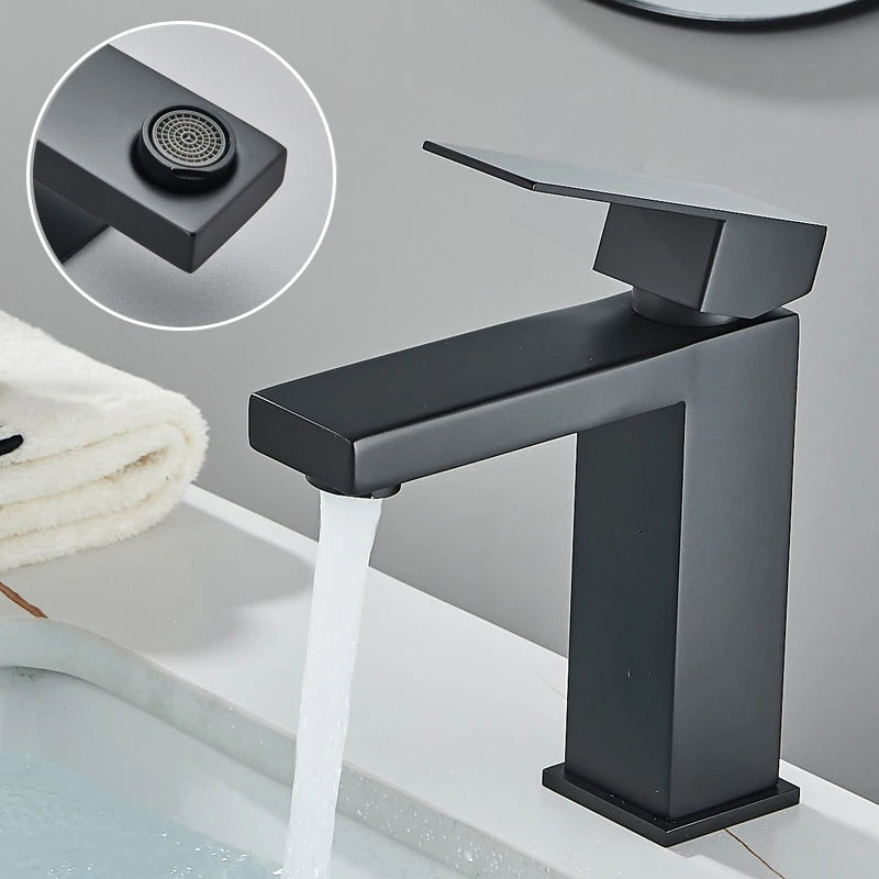 Robinet de salle de bain moderne en inox – versions courte et haute