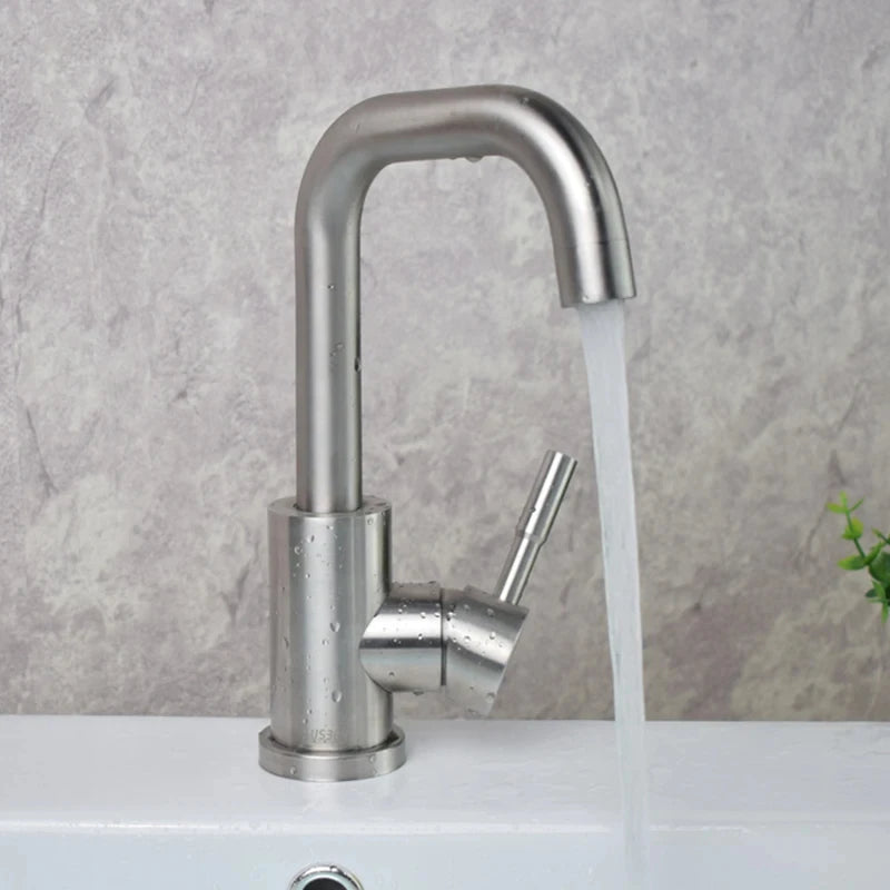 Robinet de salle de bain inox – mitigeur design courbé ou angulaire