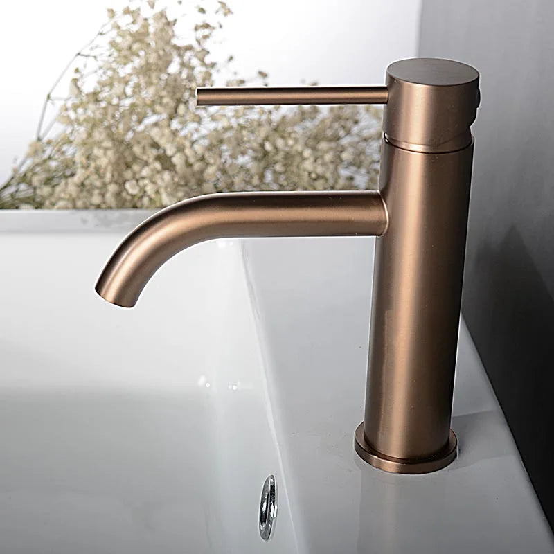 Robinet de salle de bain en inox brossé – mitigeur finition or rose élégante