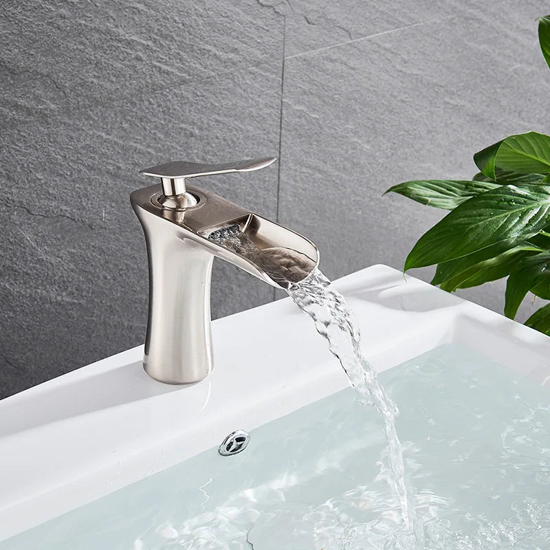 Robinet de salle de bain cascade en laiton – style vintage à poignée unique