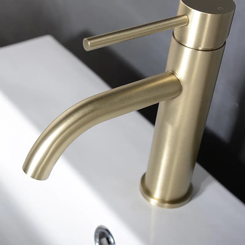 Robinet de salle de bain en inox brossé – mitigeur finition or rose élégante