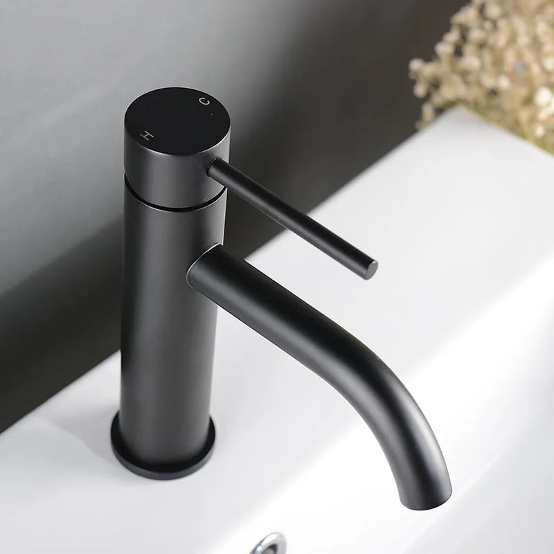 Robinet de salle de bain en inox brossé – mitigeur finition or rose élégante