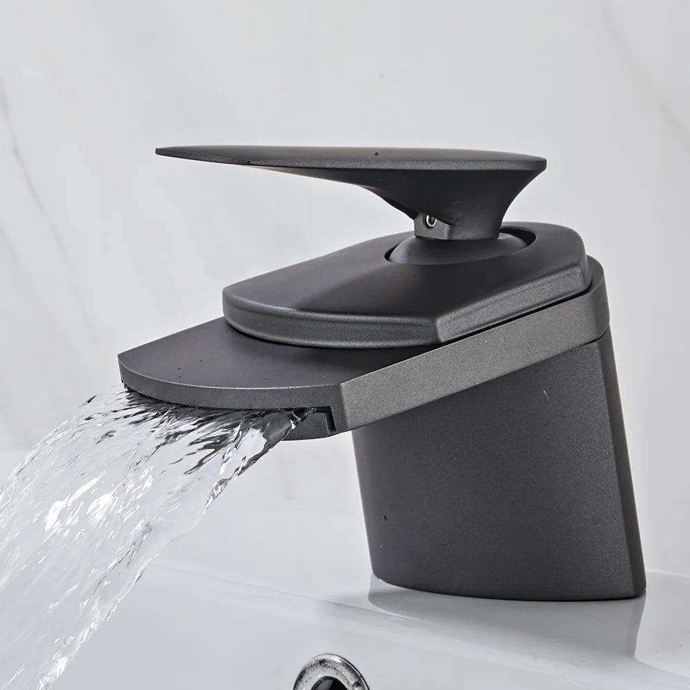 Robinet de salle de bain cascade en laiton – finition premium