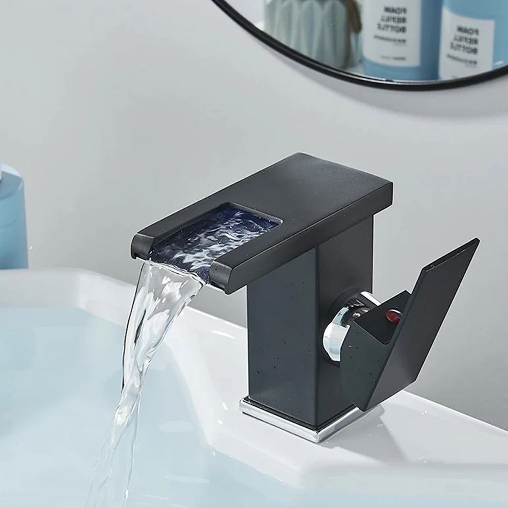 Robinet de salle de bain cascade LED en inox – éclairage tricolore