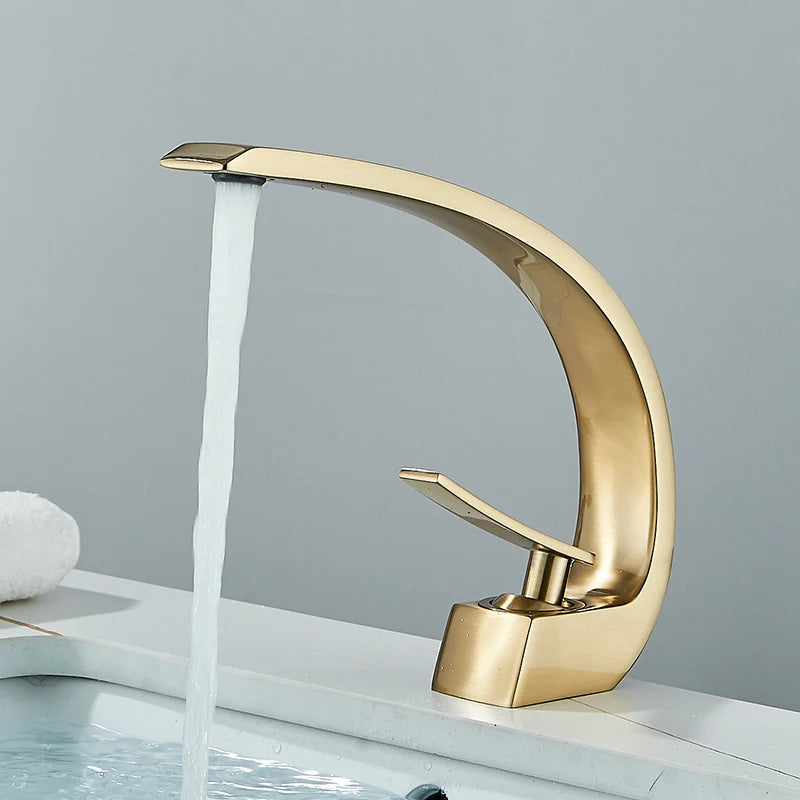 Robinet de salle de bain en laiton – design courbé luxueux