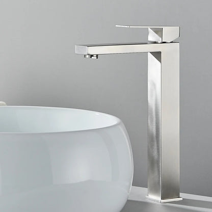 Robinet de salle de bain moderne en inox – versions courte et haute