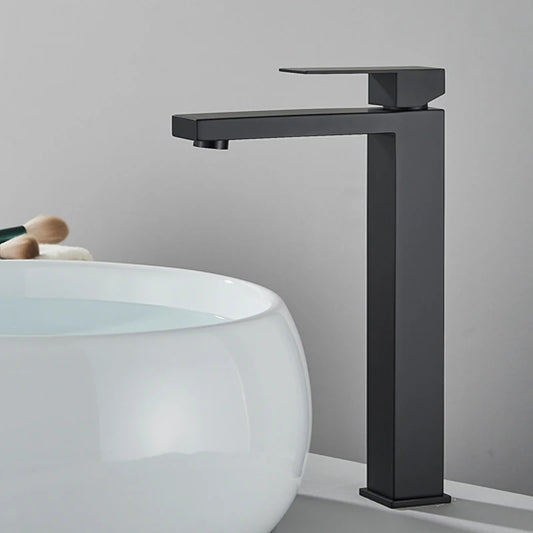 Robinet de salle de bain moderne en inox – versions courte et haute