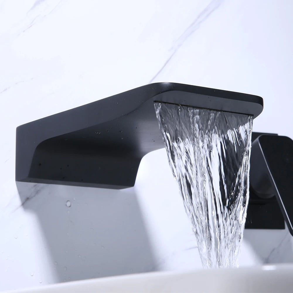 Robinet de salle de bain mural cascade en laiton – Fluens™