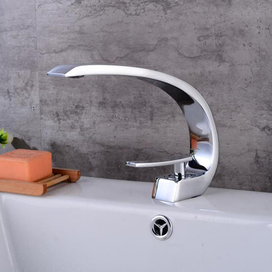 Robinet de salle de bain en laiton – design courbé luxueux