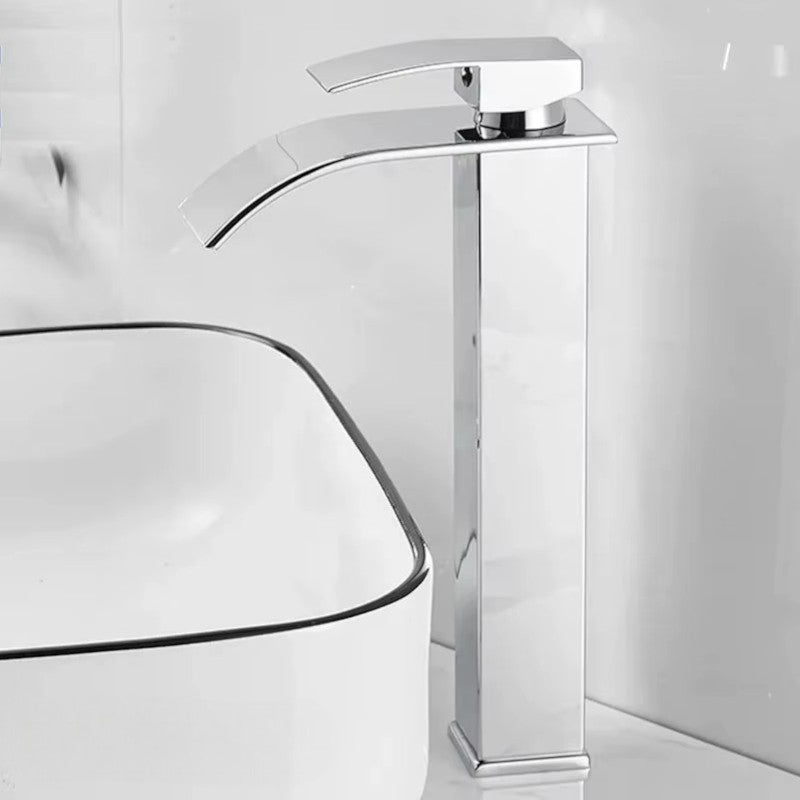 Robinet de salle de bain cascade inox – design moderne et durable