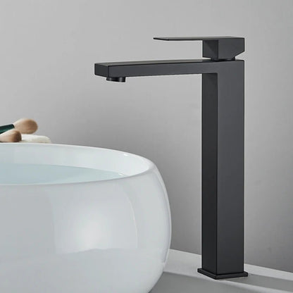 Robinet de salle de bain moderne en inox – versions courte et haute - Fluens