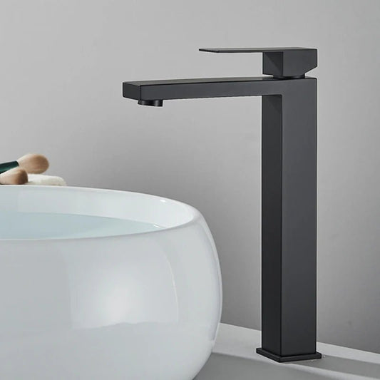 Robinet de salle de bain moderne en inox – versions courte et haute - Fluens
