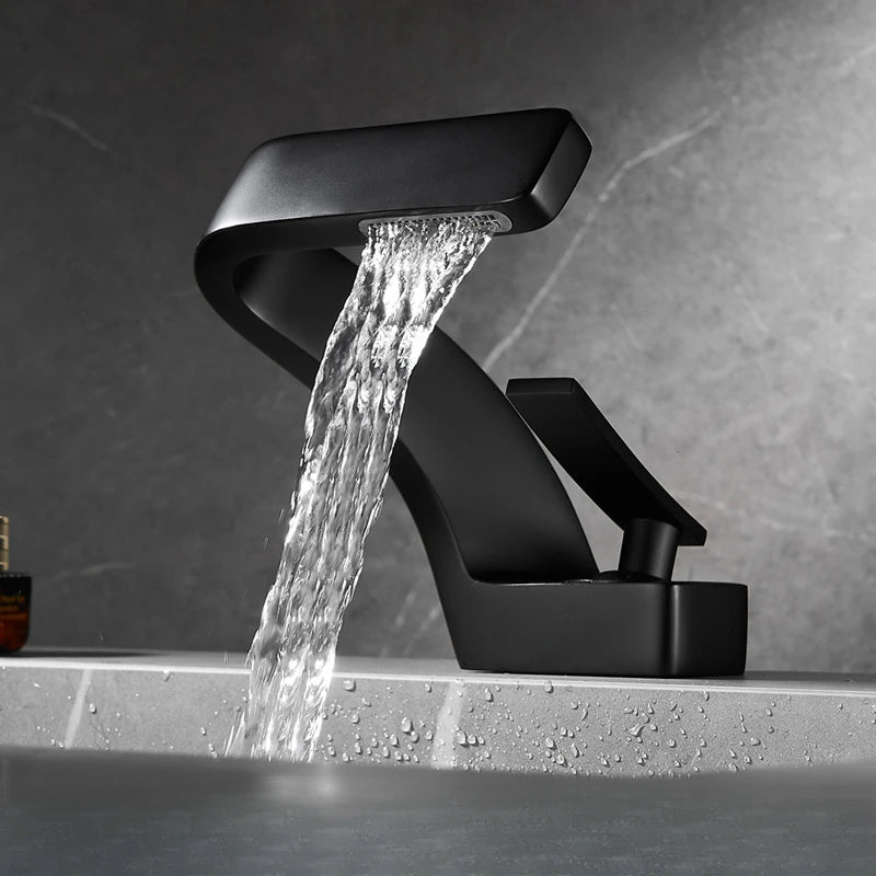 Robinet de salle de bain en laiton – Cascade moderne à poignée unique